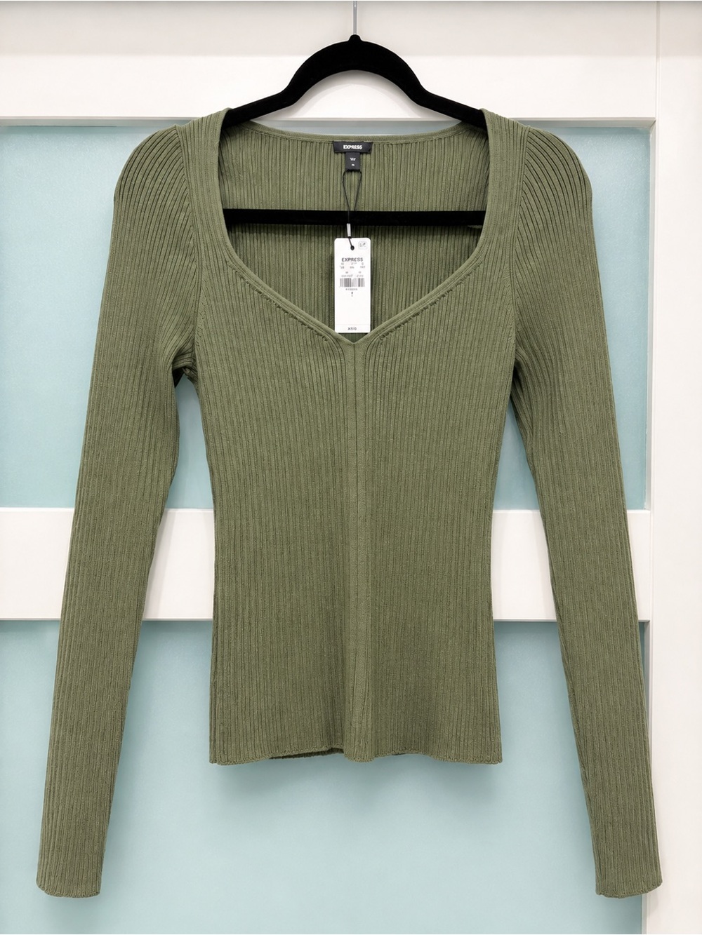 NWT Express Olive Green Ribbed Knit V-Neck Long Sleeve Sweater Top